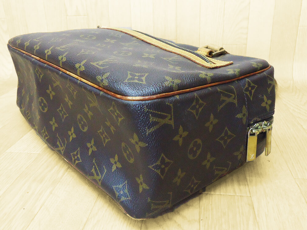 LOUIS VUITTON (ルイヴィトン) シテGM2 東京都港区 宅配買取